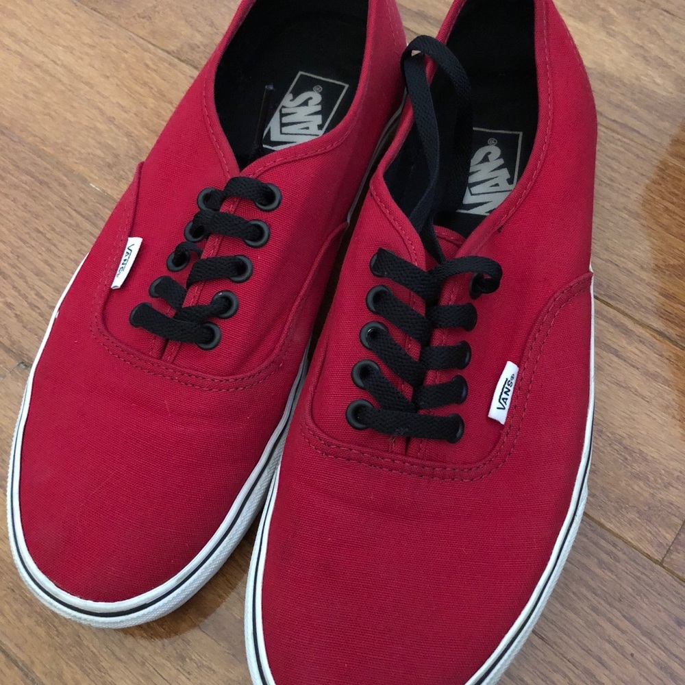 VANS Original Sneaker Red and Black